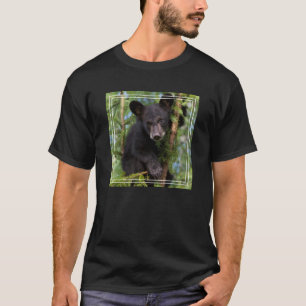 T-shirt Black Bear Cub Jouer dans les arbres