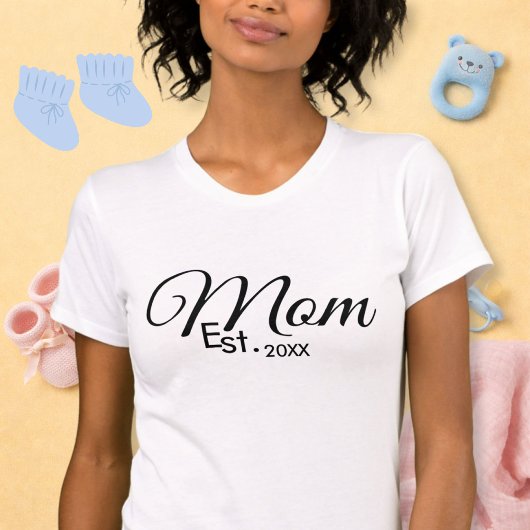 T-shirt Black Script Mom Established New Mom Gift