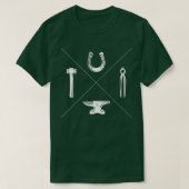 T-shirt Blacksmith Farrier Hammer Anvil Idée cadeau (Design devant)