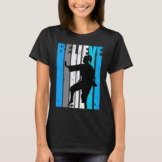 T-shirt Blue Believe Motivational Girls Karate Retro Graph (Devant)