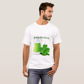 T-shirt Boire et être joyeux irlandais Nom ou entreprise P (Devant entier)
