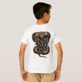 T-shirt "Bold 'Trust No One' King Snake Graphic pour T-Shi (Dos entier)