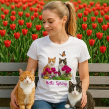 Bonjour Chats de printemps dans Tulip Flower Garde