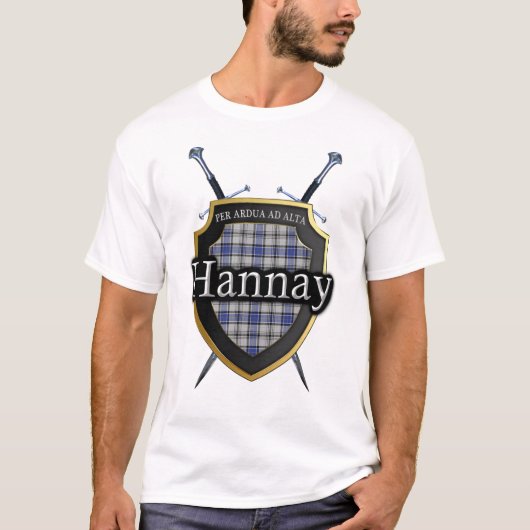 T-shirt Bouclier et épées écossais de plaid de tartan de (Devant)