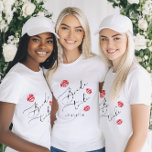 T-shirt Bride Tribe Embrasse la mariée au revoir<br><div class="desc">Bride Tribe Embrasse la mariée au revoir T-Shirt 
Les articles assortis sont disponibles.</div>