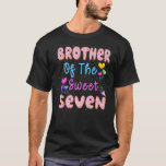 T-shirt Brother Of Sweet Seven 7th Donut Birthday Part<br><div class="desc">Le thème de la fête d'anniversaire du Frère de la Douceur des Sept 7e Donut</div>