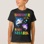 T-shirt Brother Of The Baby Birthday Shark Brother Shark<br><div class="desc">J'espère que vous l'aimez 48</div>