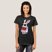 T-shirt Bunny Hugging Valentine Flower Bunny  (Devant entier)