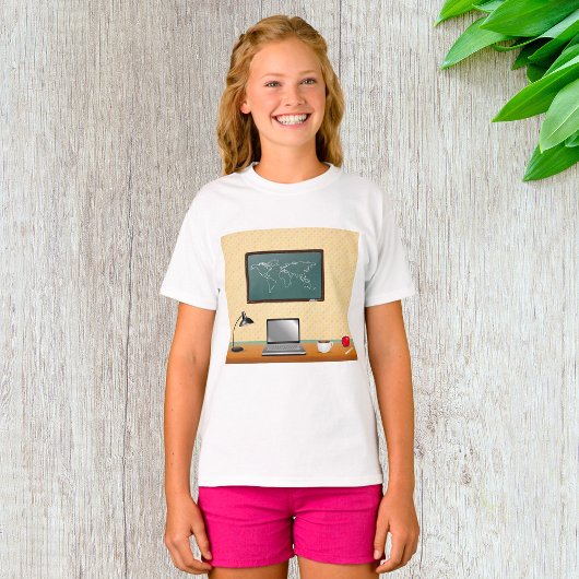 T-shirt Bureau Avec Ordinateur Portable Et Café