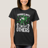 T-shirt C St Patrick's Day Drinks Well With Others Irish (Devant)
