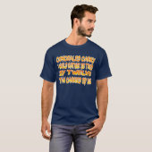 T-shirt Caché portez le T-shirt. (Devant entier)
