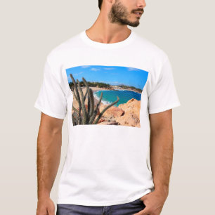 T-shirt Cactus sur le sommet rocheux au-dessus de la plage
