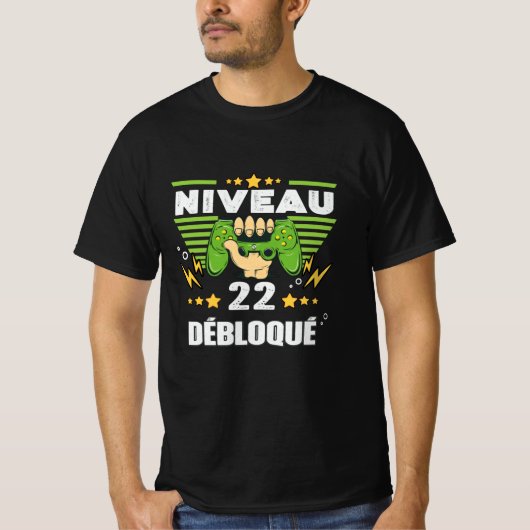 T-shirt Cadeau 22 ans Anniversaire Gamer Niveau 22 (Devant)