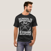 T-shirt Cadeau drôle d'enfant étudiant d'importance de pêc (Devant entier)