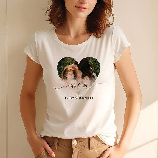 T-shirt Cadeau pour maman | Maman Black Script Custom Hear