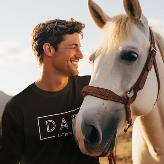 T-shirt Cadre Blanc Simple Et Moderne - Papa Est. 2024