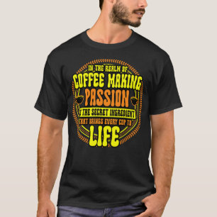 T-shirt Cafetière Dans Le Domaine De La Fabrication Du Caf