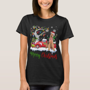 T-shirt Camion Rouge Joyeux Arbre de Noël Airedale Terrier