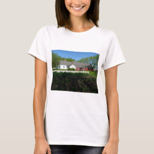 T-shirt Canada, Manitoba, Grande Pointe. Grange rouge