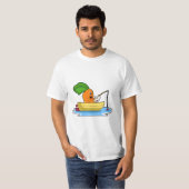 T-shirt Carotte en bateau à la pêche avec canne à pêche (Devant entier)