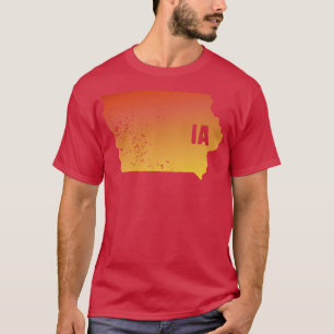 T-shirt Carte des lettres de l'Iowa IA coupée de la fierté