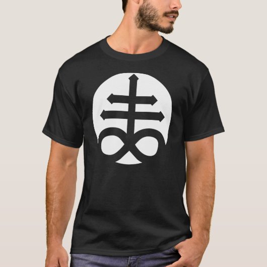 T-shirt Casque croisé satanique (Devant)