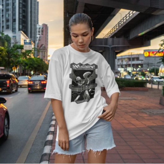 T-shirt Casque d'Alien tenant un astronaute