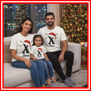 T-shirt Casquette de Noël de famille monogrammée avec bois