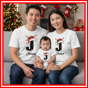 T-shirt Casquette de Noël de famille monogrammée avec bois
