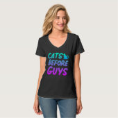 T-shirt Cats Before Guys Cats Motif Cat Mom (Devant entier)