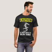 T-shirt Caution i've been known to throw things horseshoe (Devant entier)
