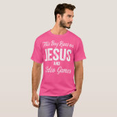 T-shirt Ce Garçon Fonctionne Sur Jésus Et Jeux Vidéo (Devant entier)