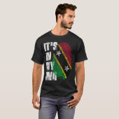 T-shirt C'EST DANS MON ADN Drapeau St Kitts Drapeau Cadeau (Devant entier)