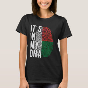 T-shirt C'est drôle dans mon ADN drapeau de Madagascar Emp