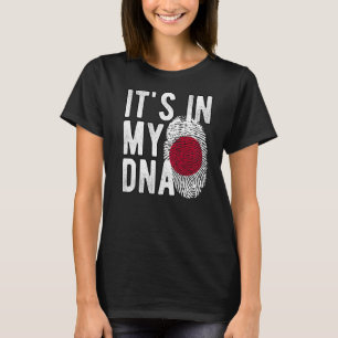 T-shirt C'est drôle dans mon ADN drapeau japonais Empreint