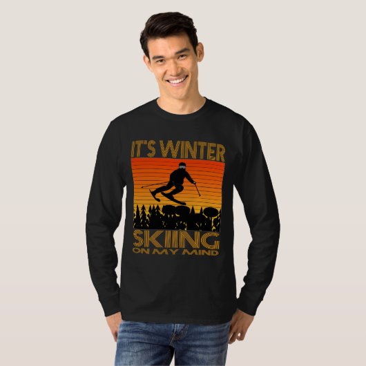 T-SHIRT C'EST HIVER - SKI À L'ESPRIT. (Devant entier)