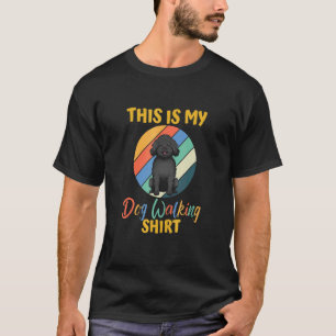 T-shirt C'est mon chien qui marche    Caniche Noir
