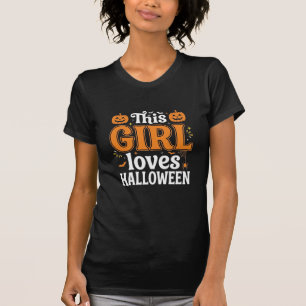 T-shirt Cette fille aime la typographie Halloween SVG Desi