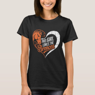 T-shirt Cette fille aime le rodéo de cheval de bronco à se