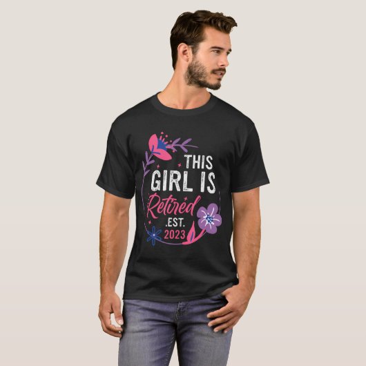 T-shirt Cette Fille Est Retraitée 2023 Drôle Mère Retraite (Devant entier)