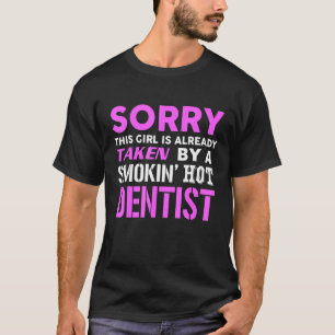 T-shirt Cette Fille Prise Par Une Femme Dentiste Chaude Et