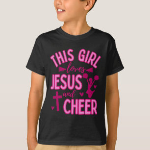 T-shirt Cette fille qui aime Jésus et l'esprit chrétien de