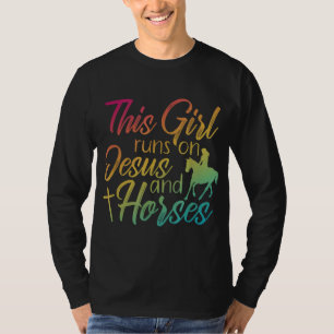 T-shirt Cette fille tourne sur Jésus et les chevaux Religi