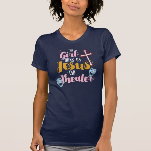 T-shirt Cette fille tourne sur Jésus et les comédies music (Devant)