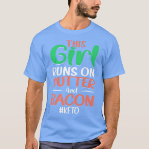 T-shirt Cette fille tourne sur le beurre et le bacon Porc