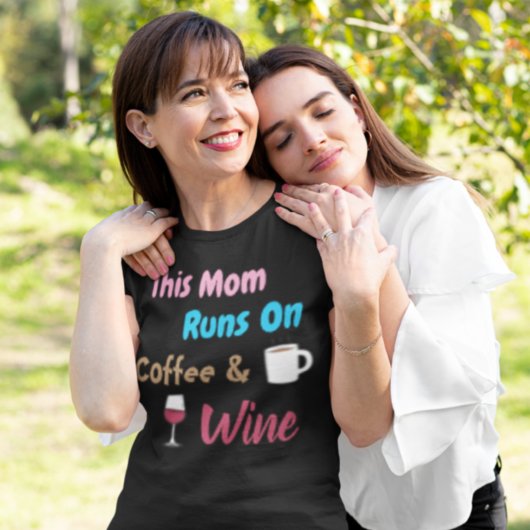 T-shirt Cette Maman Fait Du Café Et Du Vin