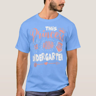 T-shirt Cette Princesse Va À La Maternelle Pour Revenir À