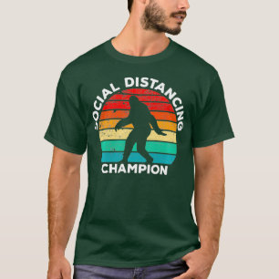 T-shirt Champion de Distances Sociales Bigfoot
