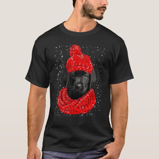 T-shirt Chapeau d'hiver rouge Labrador Écharpe de Noël Chi (Devant)