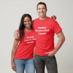 T-shirt Chaperone rouge de voyage sur le terrain personnal<br><div class="desc">Personnalisez vos propres t-shirts de chaperon préscolaire,  élémentaire ou moyen-scolaire avec votre couleur rouge pour vos sorties sur le terrain et autres événements scolaires avec des parents bénévoles comme piste et journée de terrain.</div>